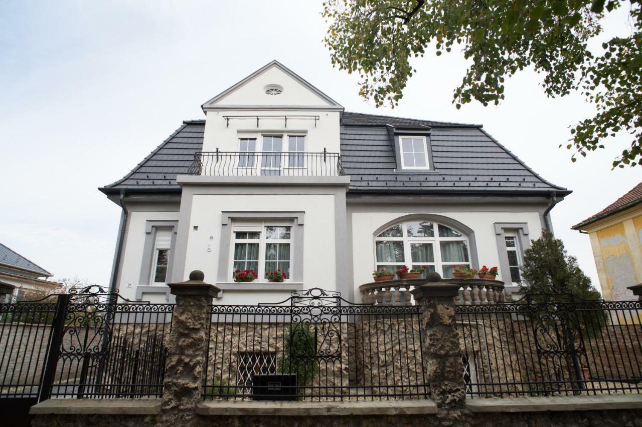 Deakvilla37 Apartman Eger Zewnętrze zdjęcie