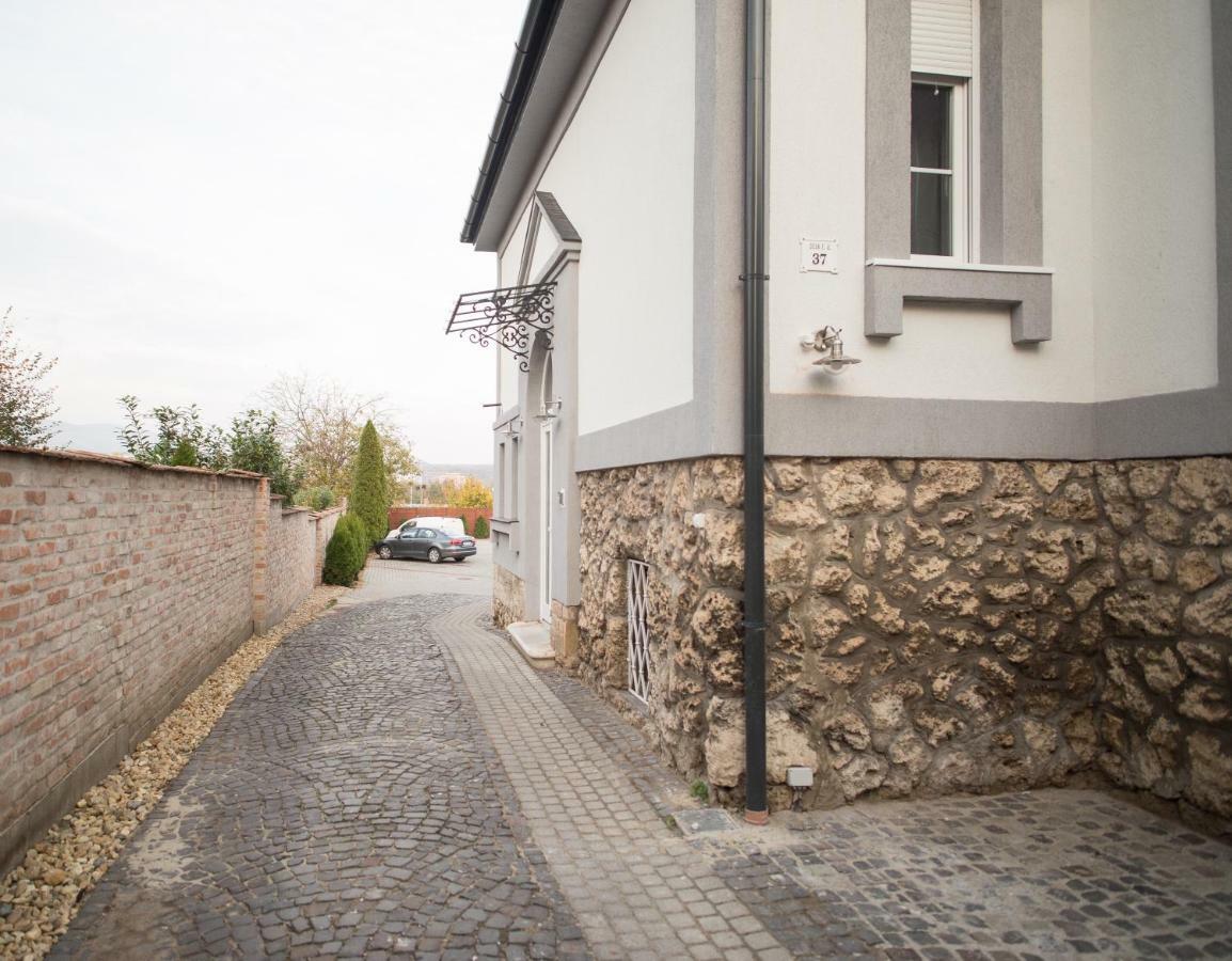 Deakvilla37 Apartman Eger Zewnętrze zdjęcie